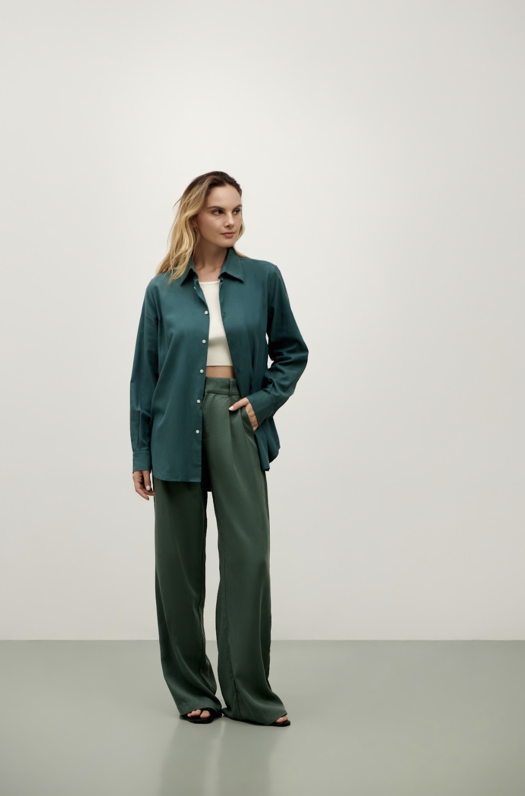 Avery Button Down - Evergreen Green